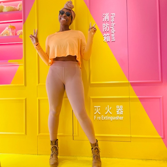 Meet your Posher, Renée! - Picture 3 of 11